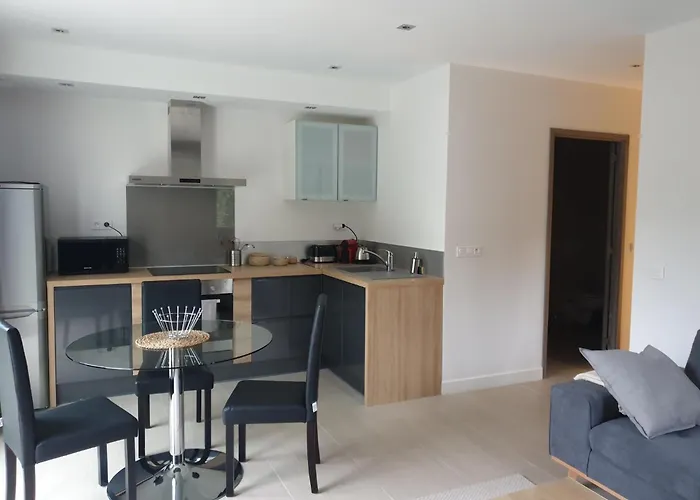 Hotel Particulier Cassis - Hpc Suites Cassis Centre - Parking Securise & Piscine Chauffee